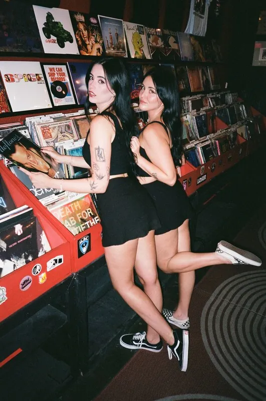 Abi & Gabby emo camshow