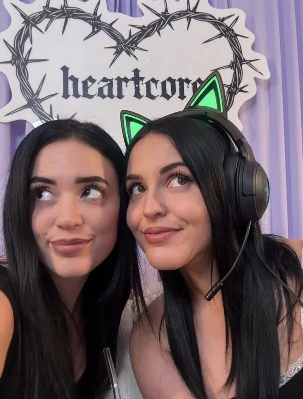 Abi & Gabby emo camshow