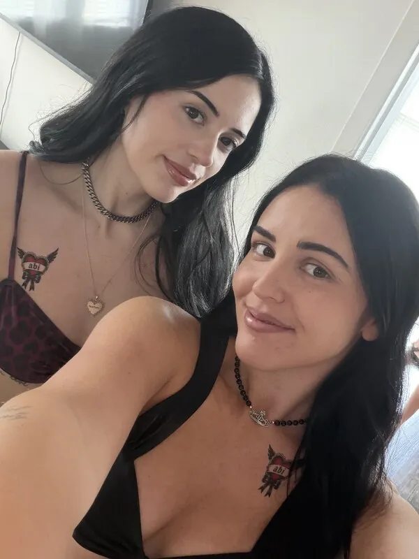 Abi & Gabby emo camshow