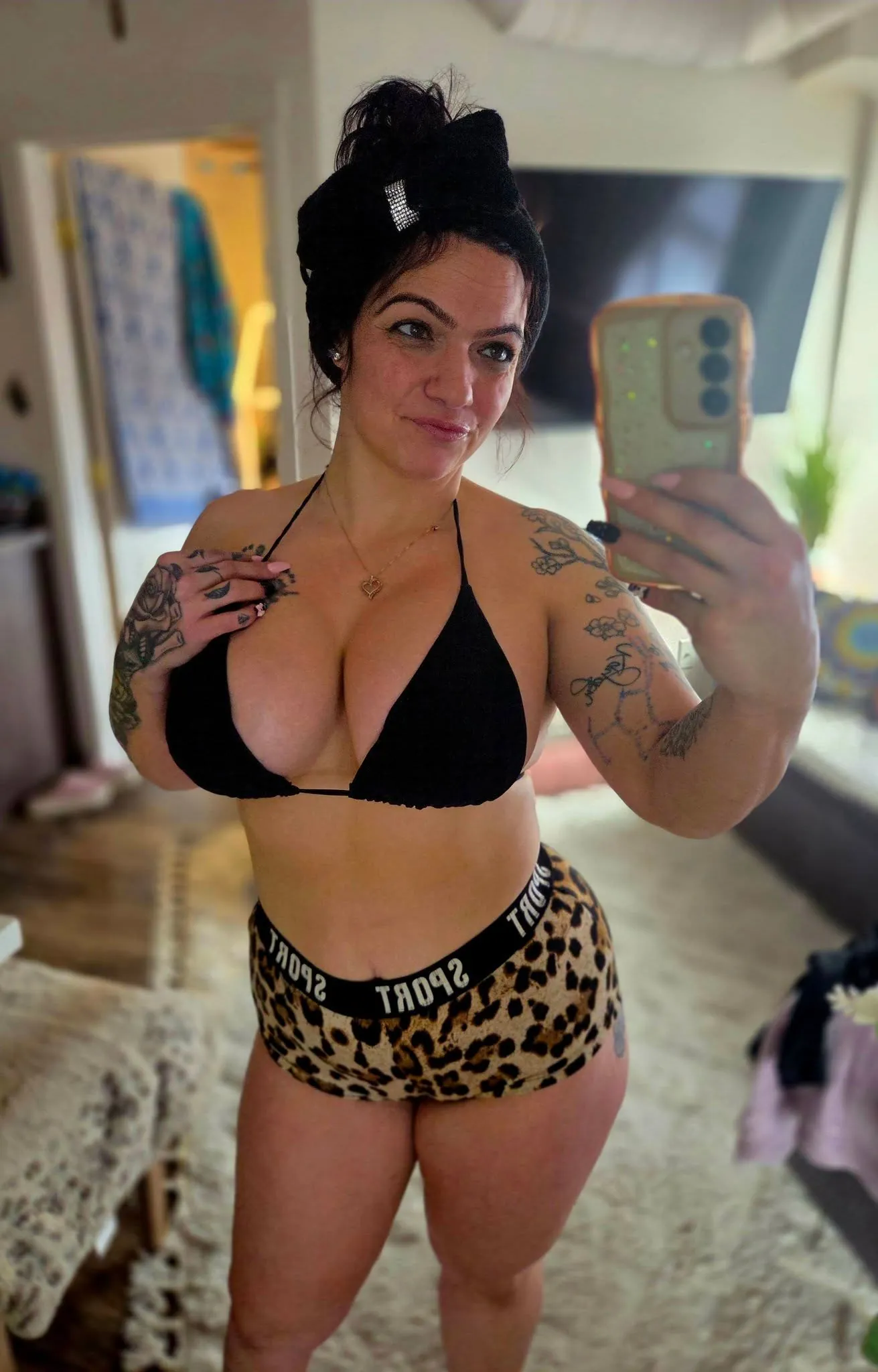 Britt Mariani tattooed camshow