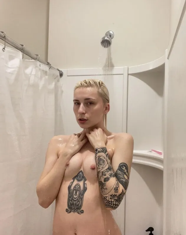 Cherry Wilder tattooed camshow