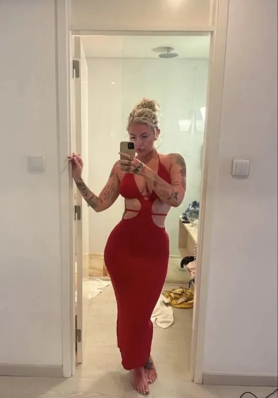 emzlouxo tattooed camshow