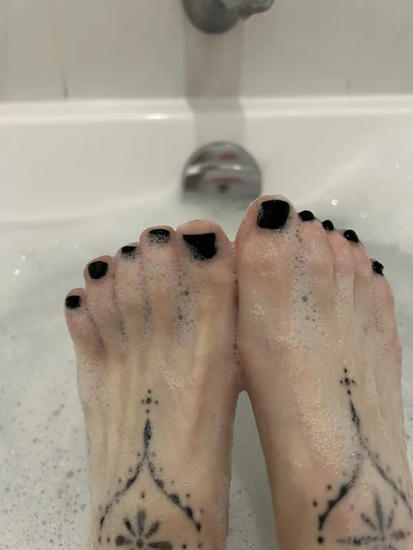 Erma tattooed camshow