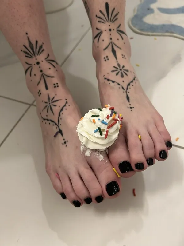 Erma tattooed camshow