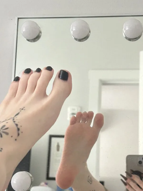 Erma tattooed camshow
