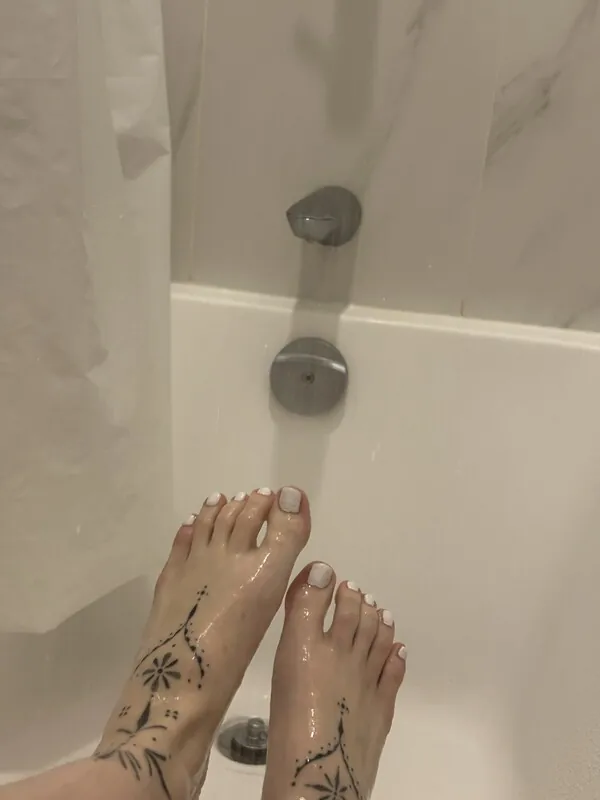 Erma tattooed camshow