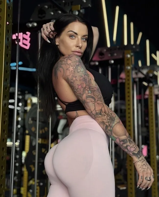 Imvanessathecoach tattooed camshow