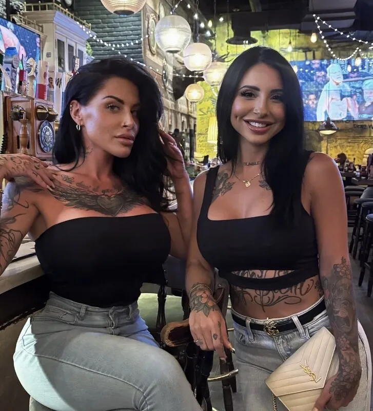 Imvanessathecoach tattooed camshow