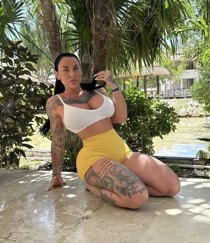 Imvanessathecoach tattooed camshow