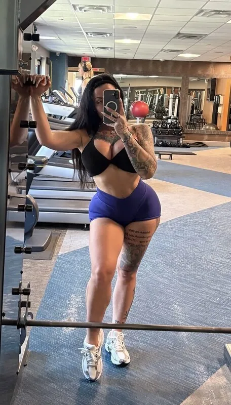 Imvanessathecoach tattooed camshow