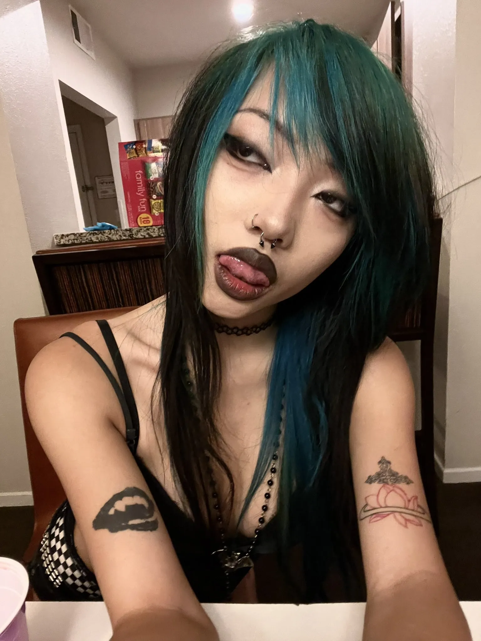 jpegpr1ncess emo camshow