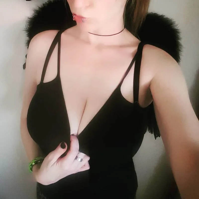 lilithcyanide goth camshow