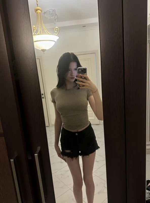 Lillie egirl camshow