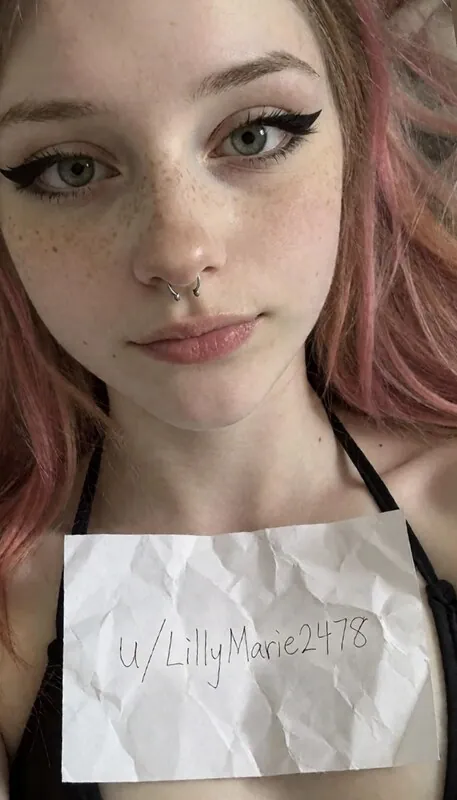 Lilly Marie goth camshow