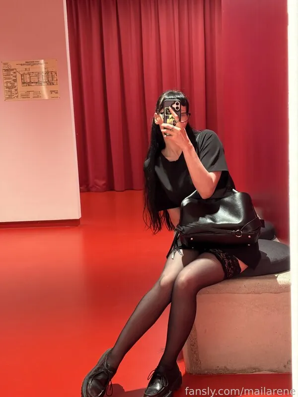 Milerene goth camshow