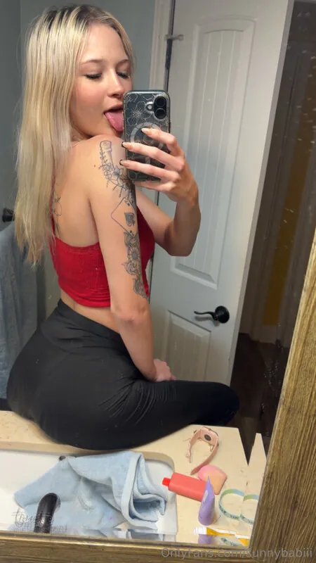 Sunnybabiii tattooed camshow