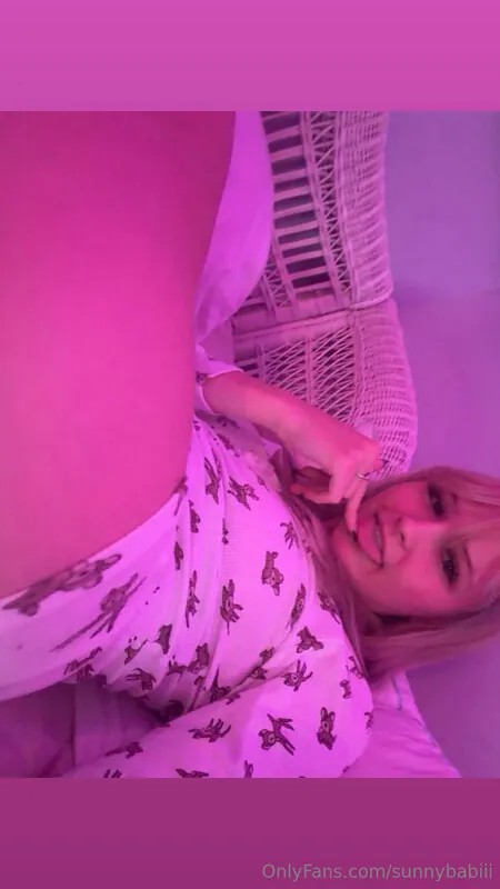 Sunnybabiii tattooed camshow