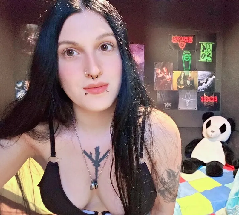 crimson_dead_wolf goth camshow