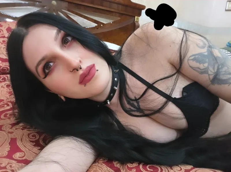 crimson_dead_wolf goth camshow