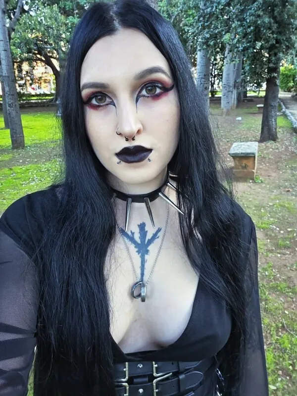 crimson_dead_wolf goth camshow