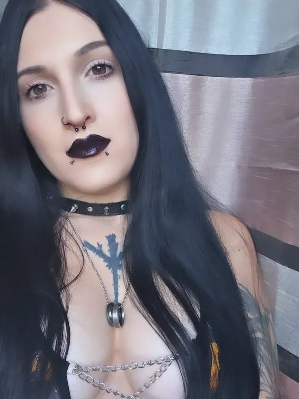crimson_dead_wolf goth camshow