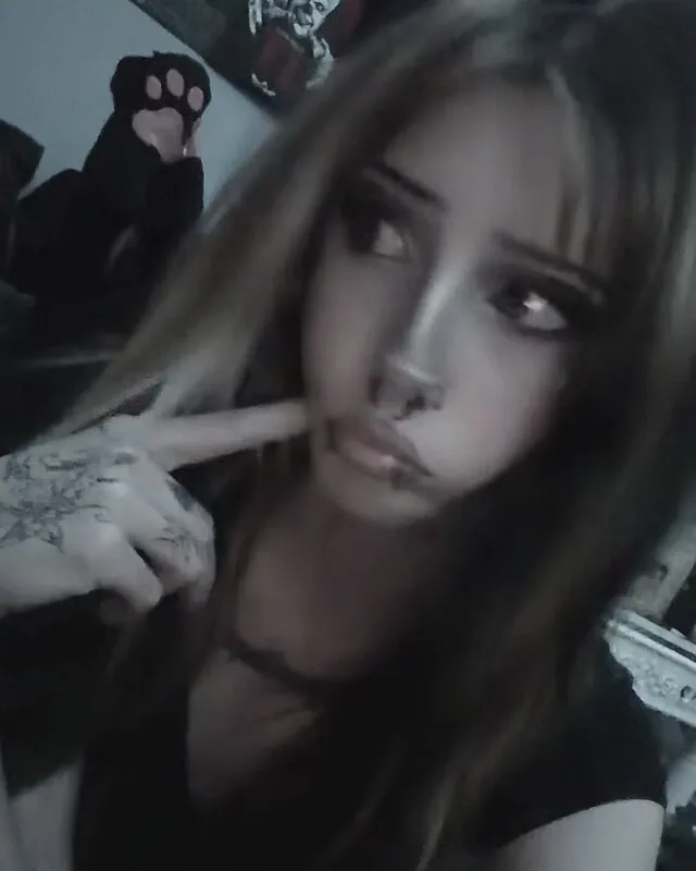 crypt1clull4by egirl camshow