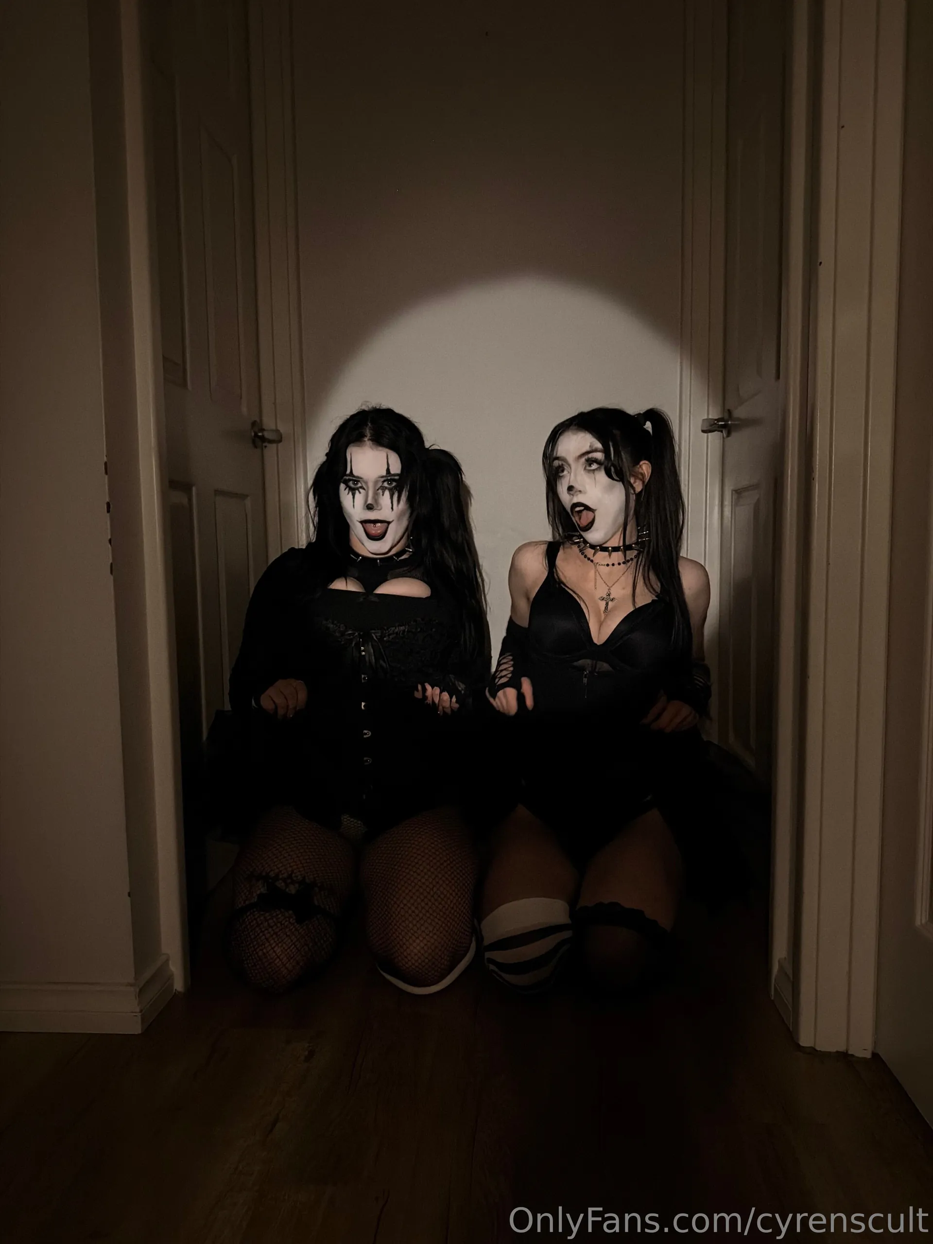 cyrenscult goth camshow