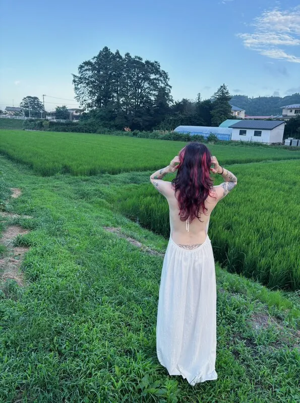 @DeadMiette tattooed camshow