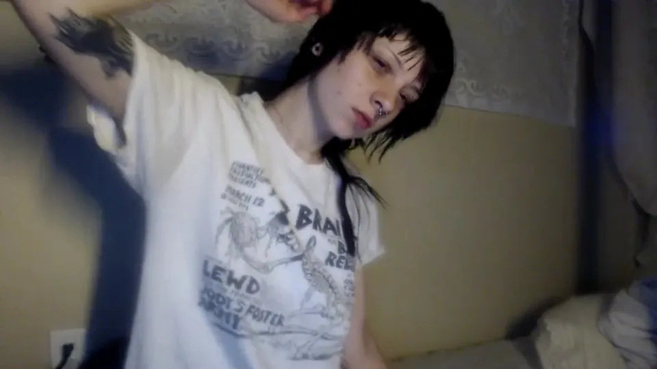Dontcvm4me emo camshow
