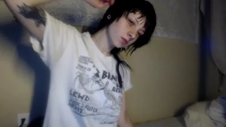 Dontcvm4me — leaked nudes from her emo cam
