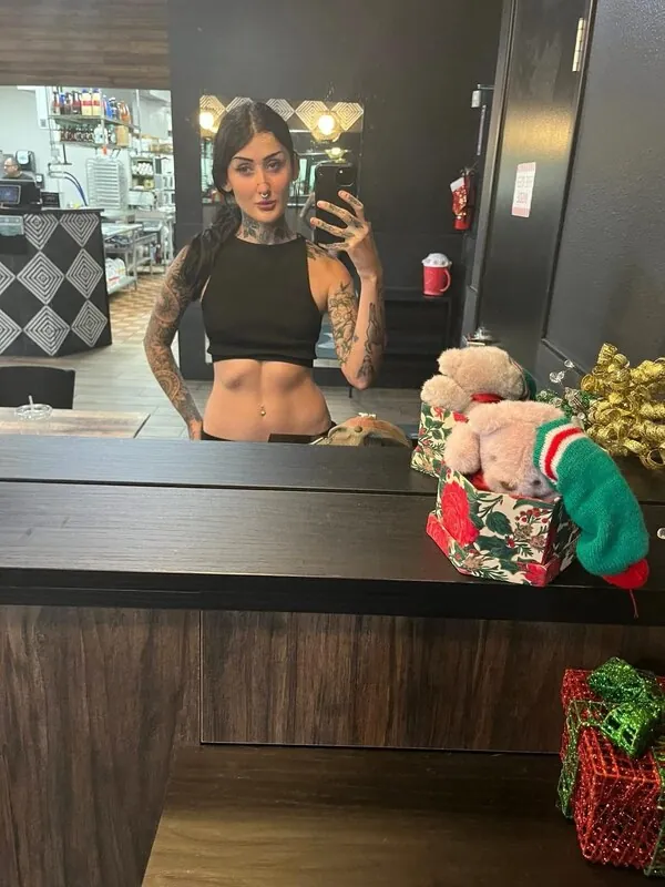 ghostologyxo goth camshow