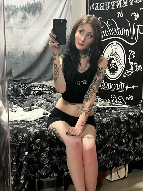 ghostologyxo goth camshow