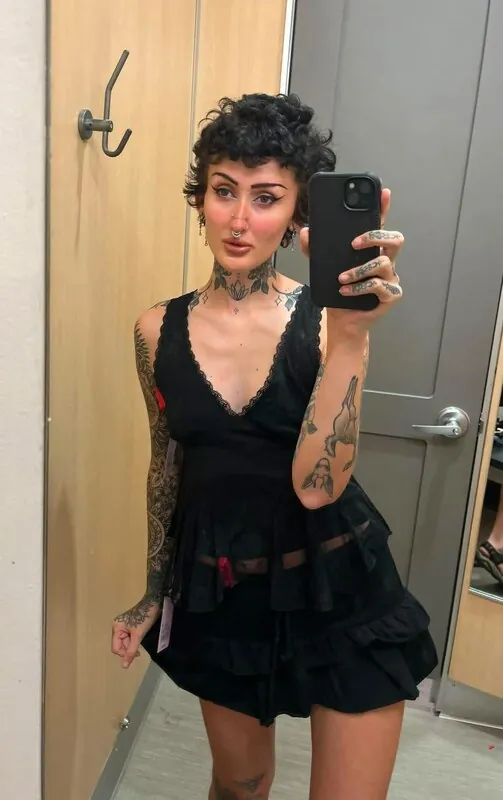 ghostologyxo goth camshow