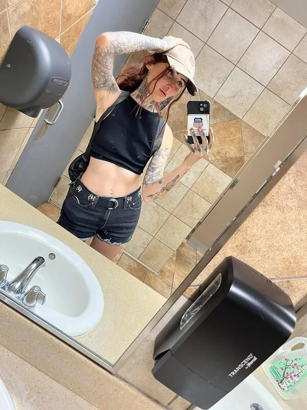 ghostologyxo goth camshow