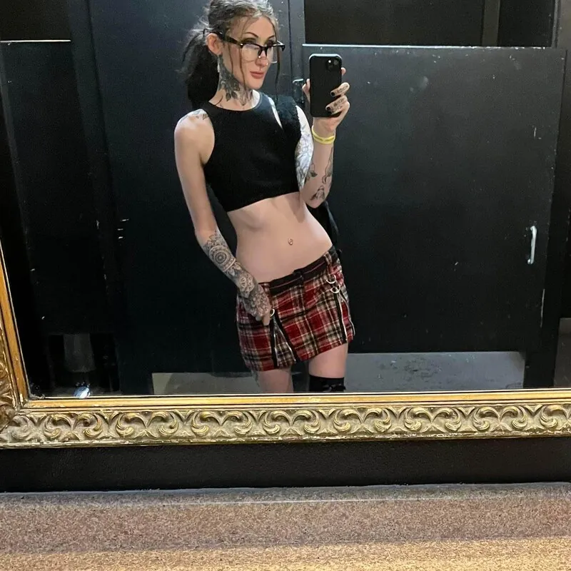 ghostologyxo goth camshow