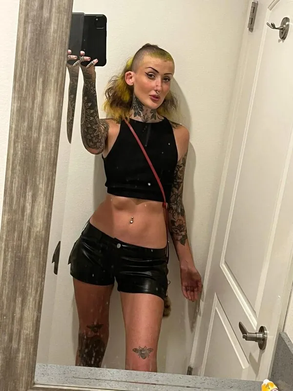 ghostologyxo goth camshow