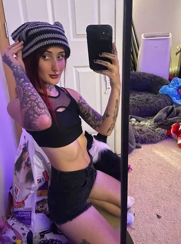 ghostologyxo goth camshow