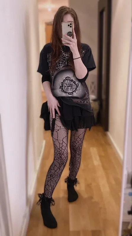 Goddess.Serana goth camshow
