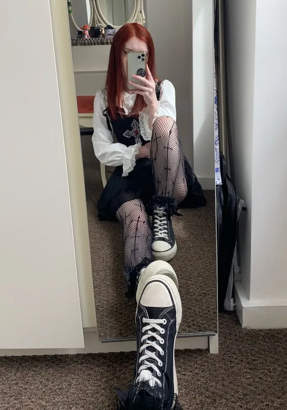 Goddess.Serana goth camshow