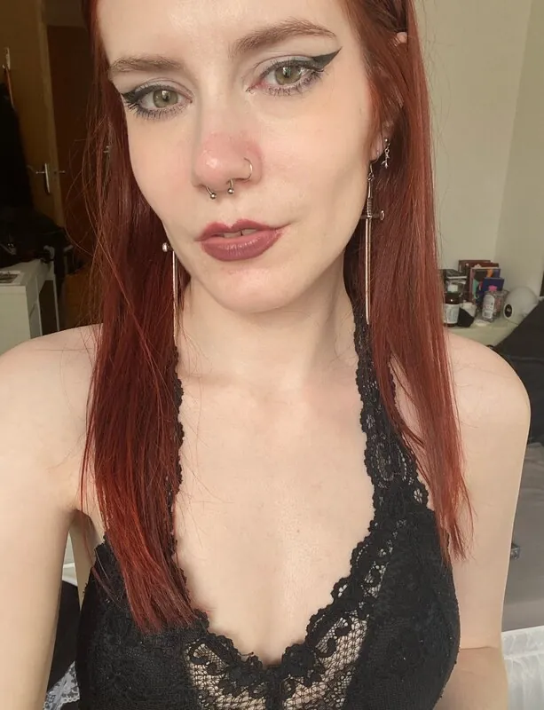 Goddess.Serana goth camshow