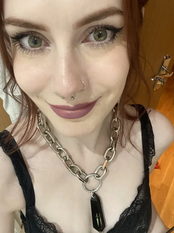 Goddess.Serana goth camshow
