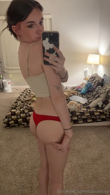 itsjadeluxx goth camshow
