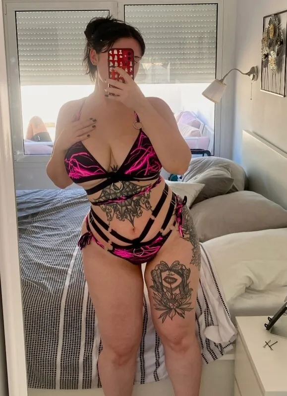 Neemahah goth camshow