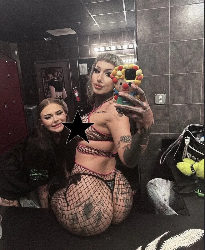 rainstabs goth camshow