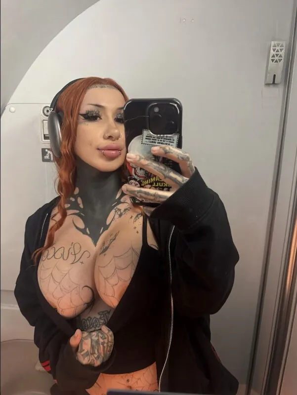 rainstabs goth camshow