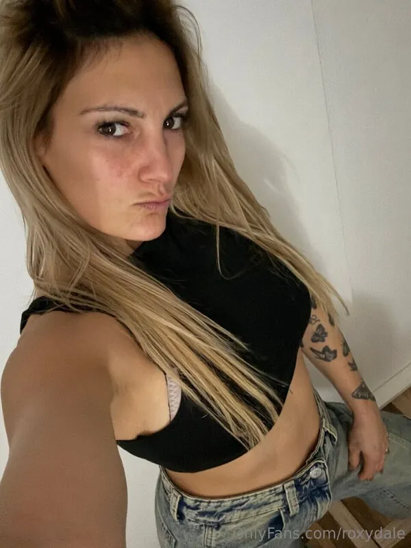 Roxy mommy tattooed camshow