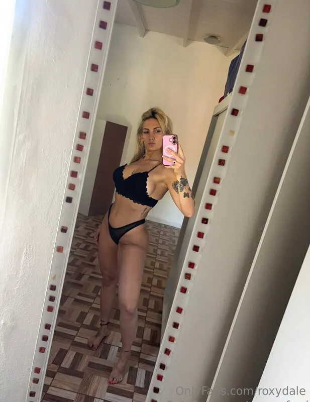 Roxy mommy tattooed camshow