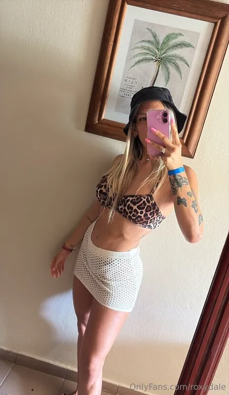 Roxy mommy tattooed camshow