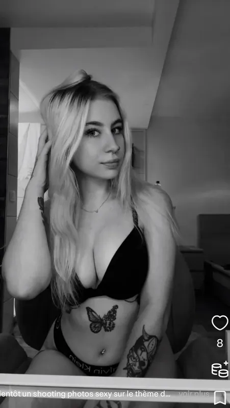 Roziie_ egirl camshow