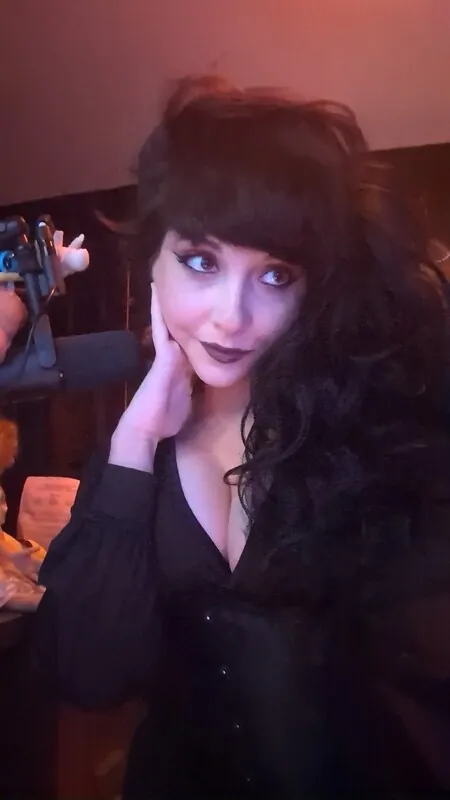 Scaroline goth camshow